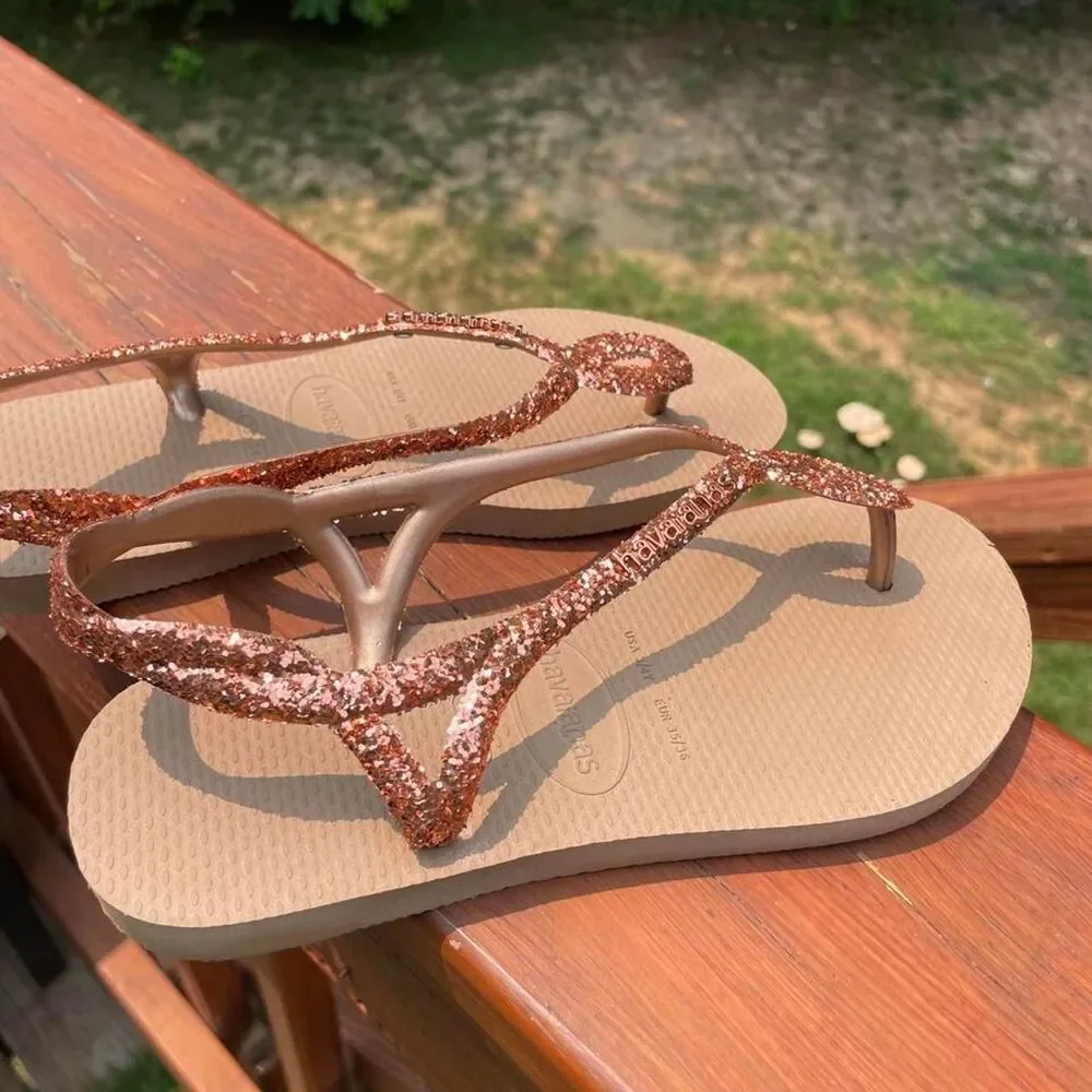 Youth 3/4 Havaianas Women's Rose Gold sandals